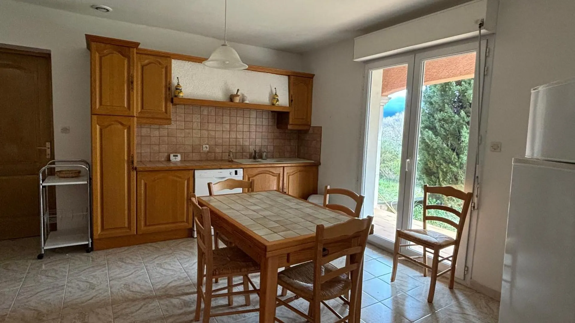 Holiday home Jolie Maison Avec Piscine Et Vue Sur Le Mont Ventoux Mormoiron
